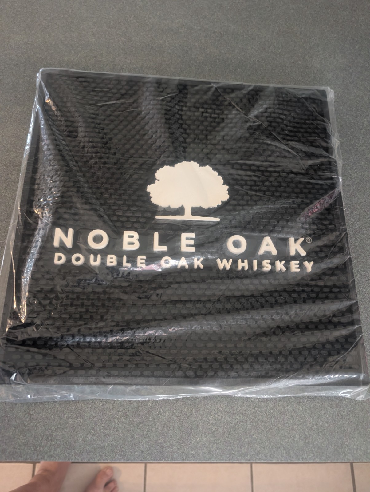 NEW NOBLE OAK DOUBLE OAK WHISKEY RUBBER BAR SPILL MAT FREE SHIPPING