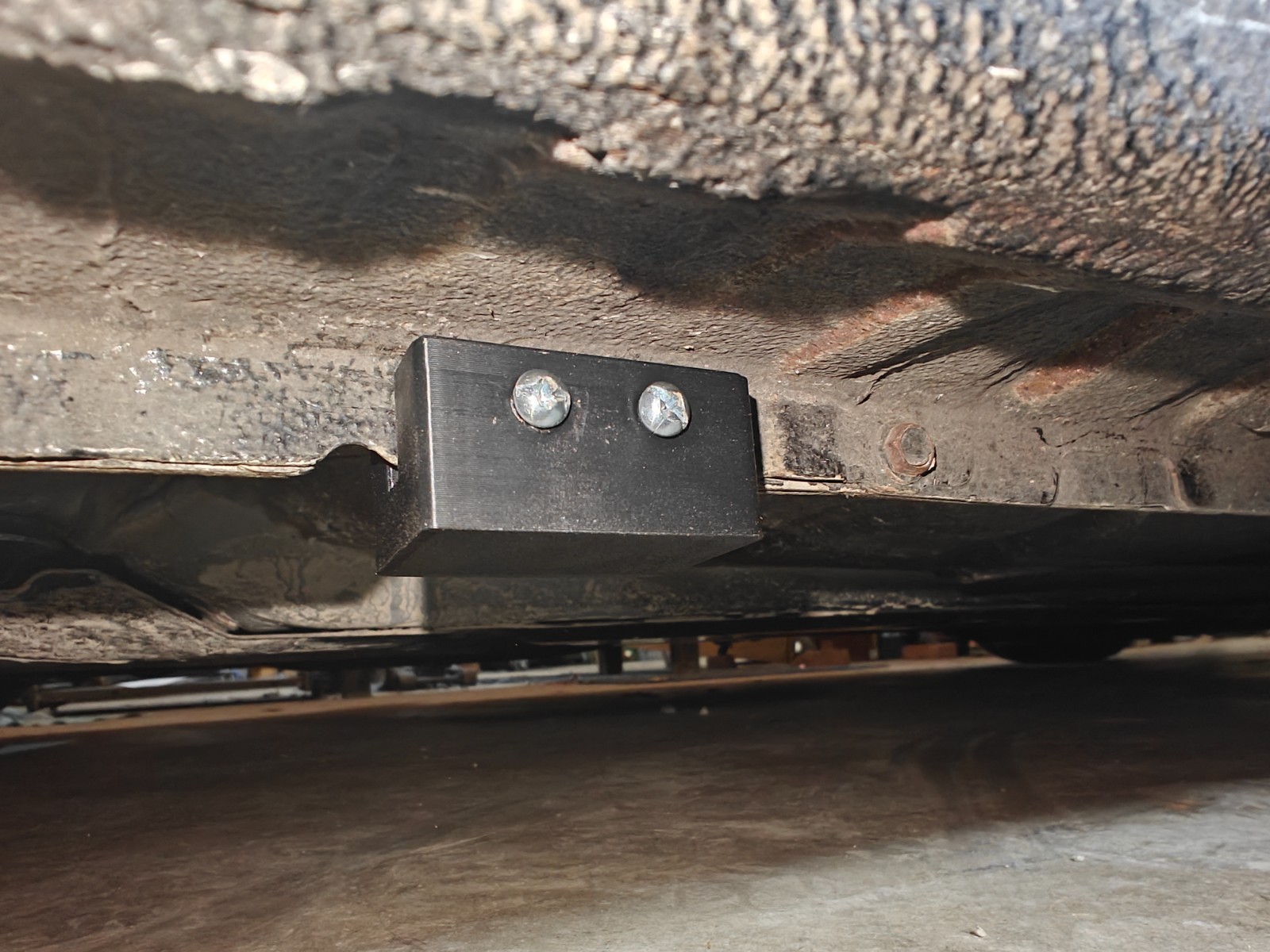 Set of 4 Pinch Weld Jack Pucks Stay-On - Clamp - BRZ 86 Miata Civic WRX Golf Q50