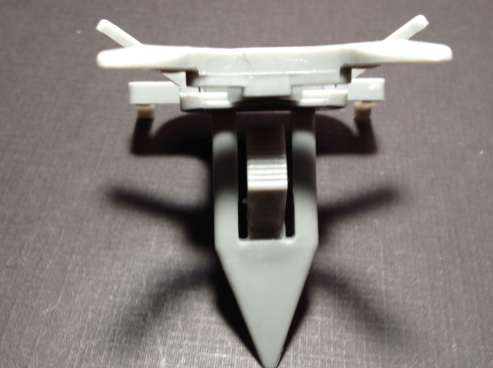 1 pc NORS rear window garnish lower moulding clips 1980-1984 Cadillac Olds Buick