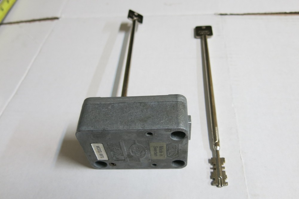 Sargent & Greenleaf Safe Key lock with Keys