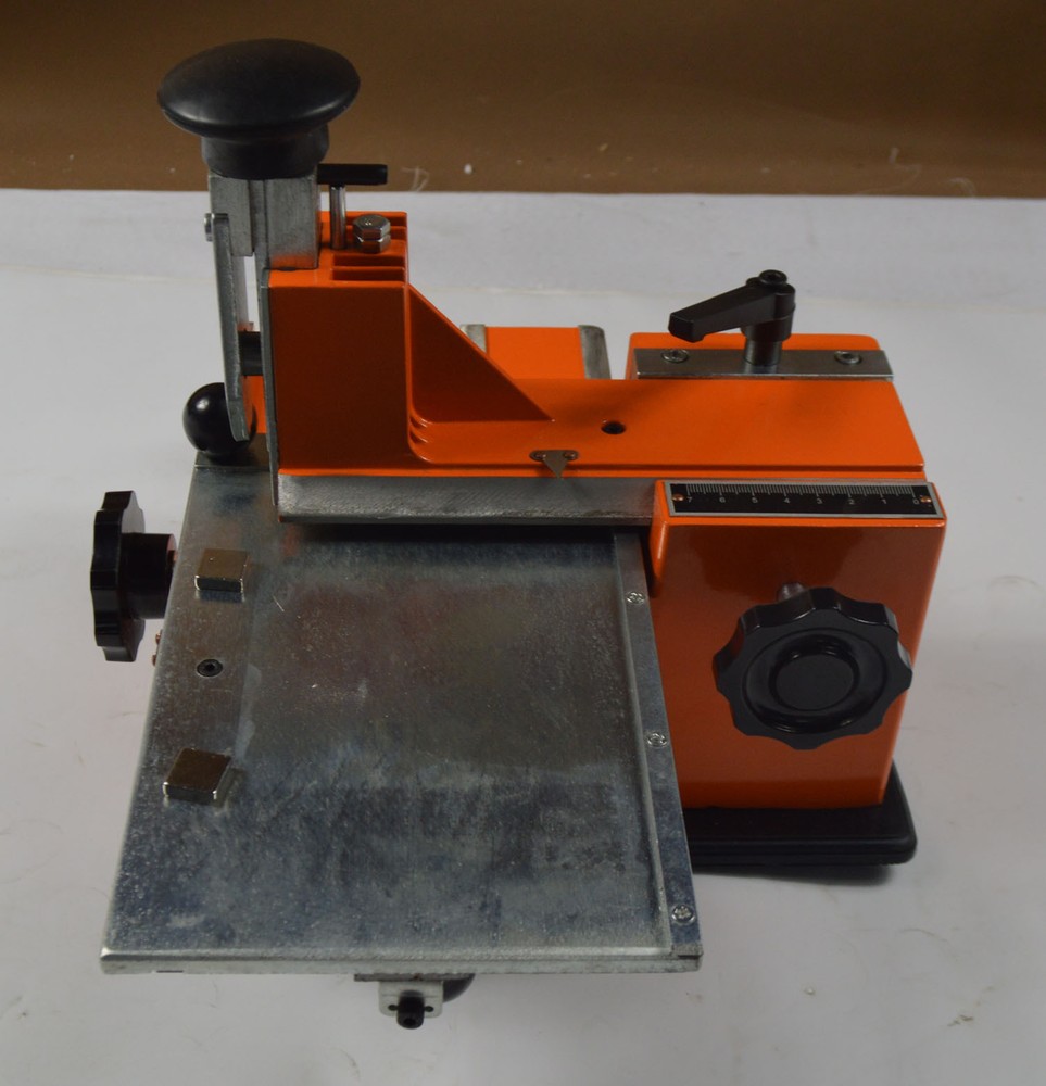 Semi-automatic Plate Embossing Machine Metal Marking Machine Sheet Embosser