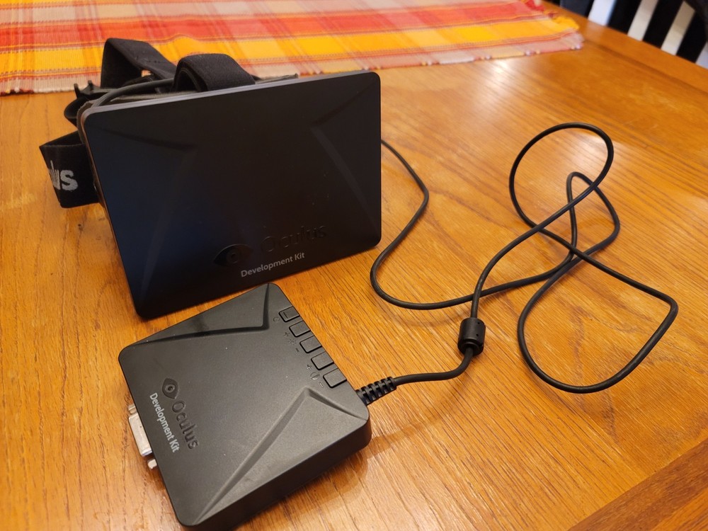 2013 Oculus Rift VR Development Kit Virtual Reality Headset DK1 w/ Case
