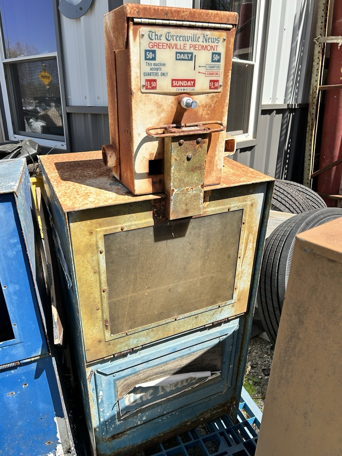 newspaper vending machine The Greenville News, Upstate South Carolina, Can Ship