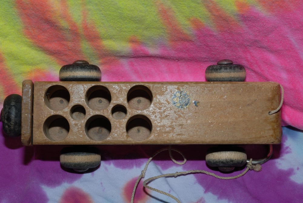 Holgate Toy - rolling pull-along toy