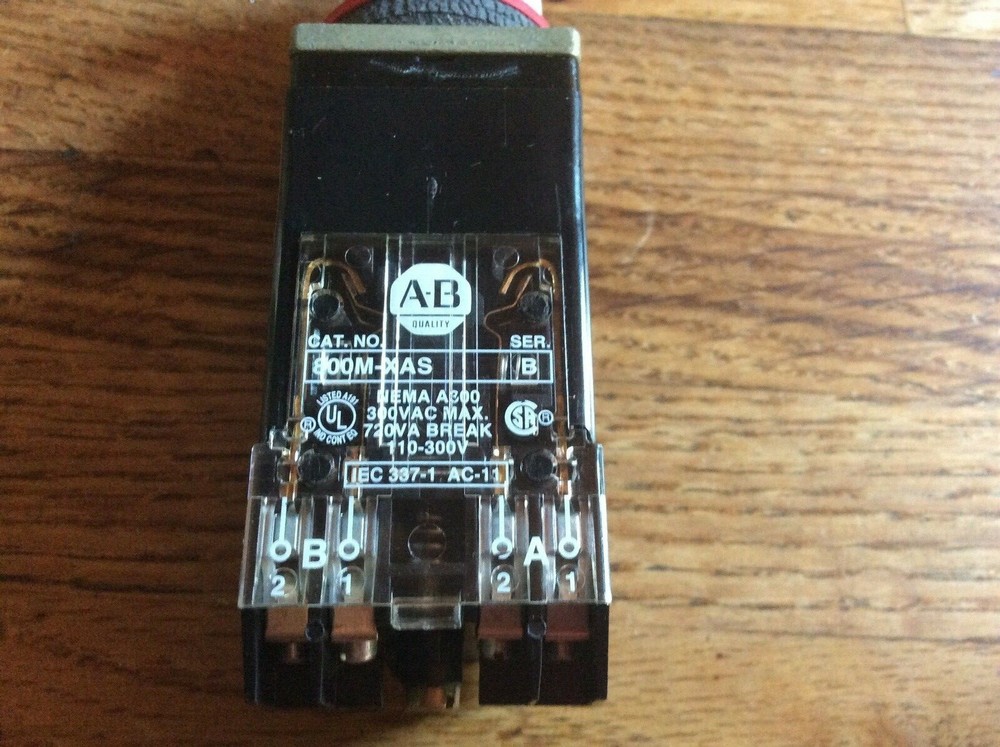 ALLEN BRADLEY 800MR-24HX2BS RED SELECTOR SWITCH SERIES D