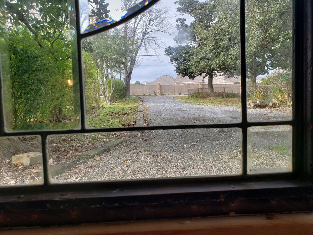 ANTIQUE BEVELED GLASS WINDOW ARCHITECTURAL SALVAGE
