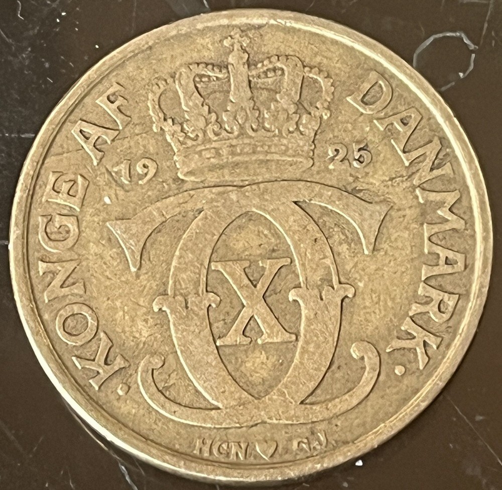Denmark 1925 2 KRONER (Aluminum-Bronze)