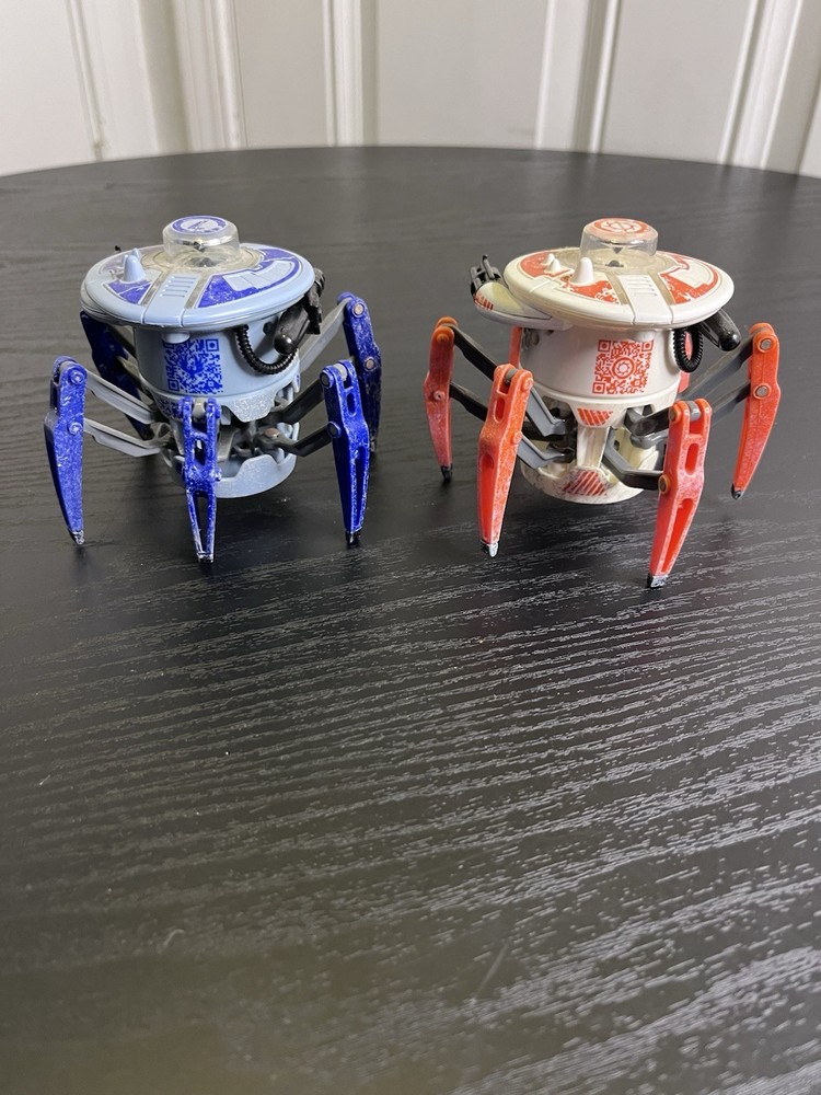 2 HEXBUG Battle Spiders Orange/White And Blue /grey- NO REMOTE