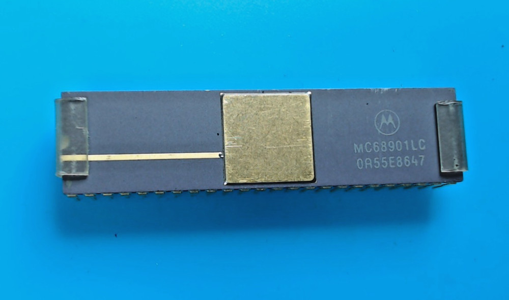 Motorola MC68901LC MFP Multi-Function Peripheral IC Gold Lid Ceramic DIP-48