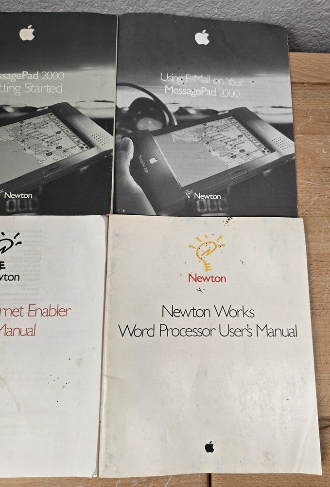 Apple Newton MessagePad 2000 Bundle Flash Memory Stylus Manuals Extras