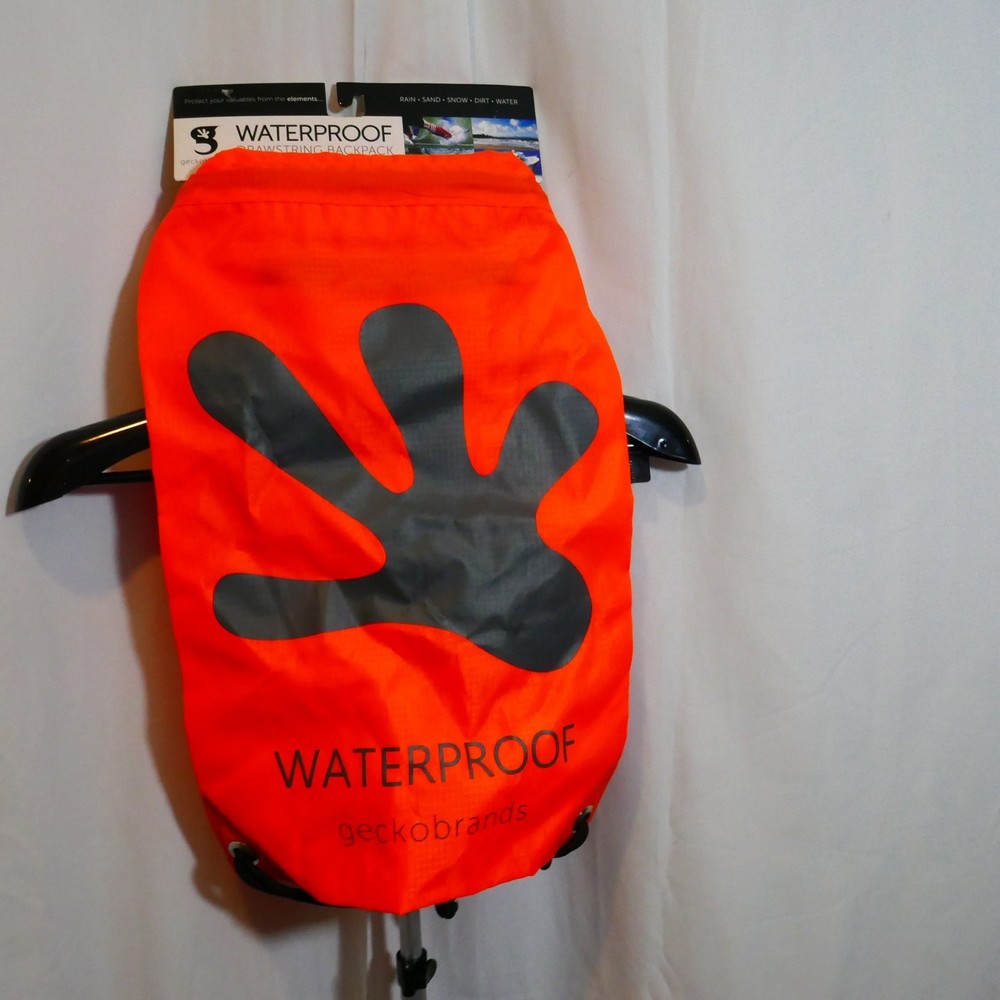 GECKOBRANDS Lightweight Waterproof Nylon Drawstring Backpack Black