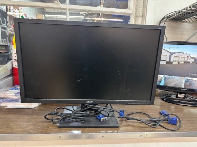 ACER DESK TOP SCREEN WITH CORDS