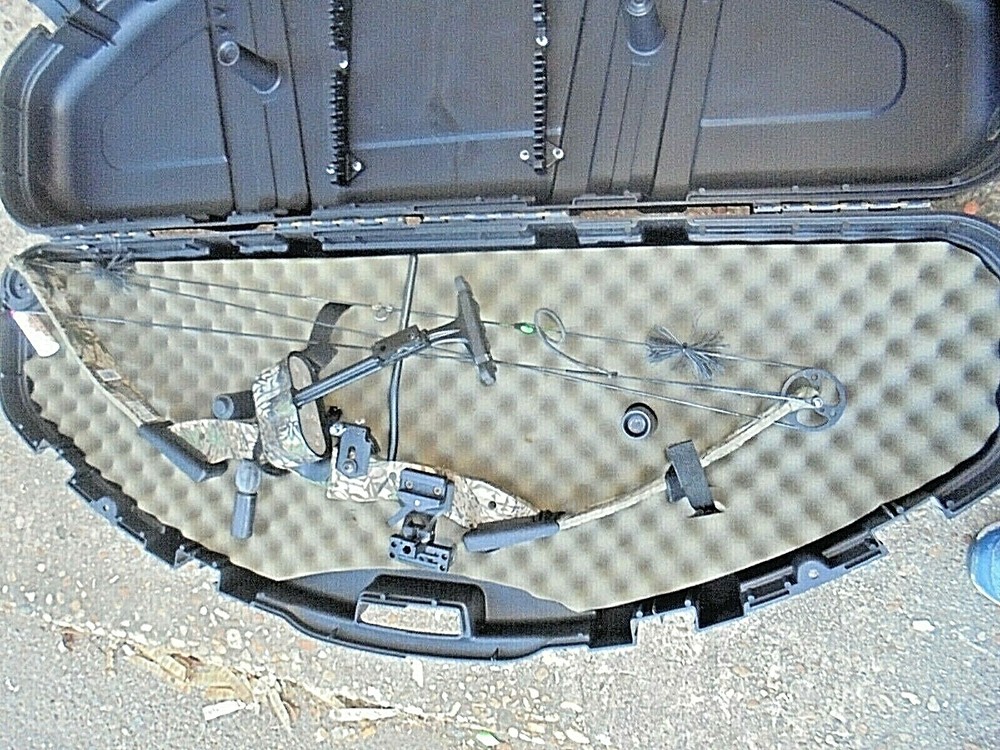 PSE NOVA COMPOUND BOW WITH CASE