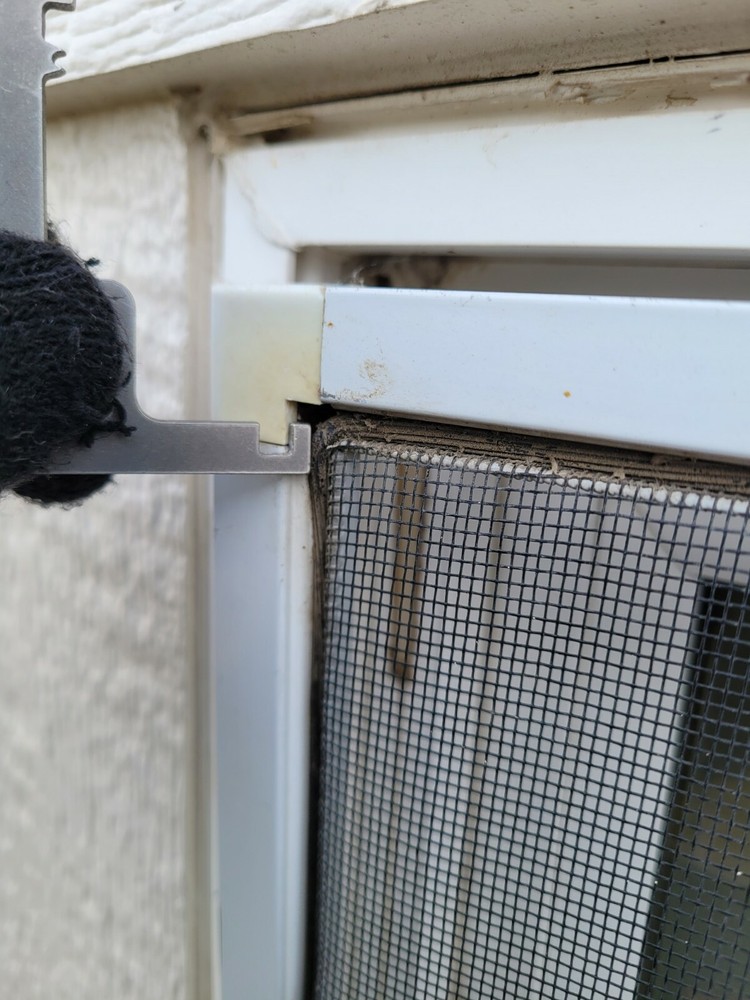 Window Screen Removing Tool