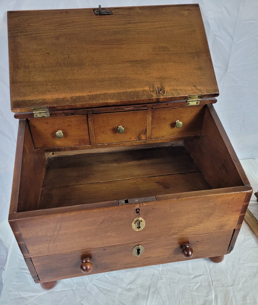 PENNA. COUNTRY TABLE TOP DESK Ca. 1830