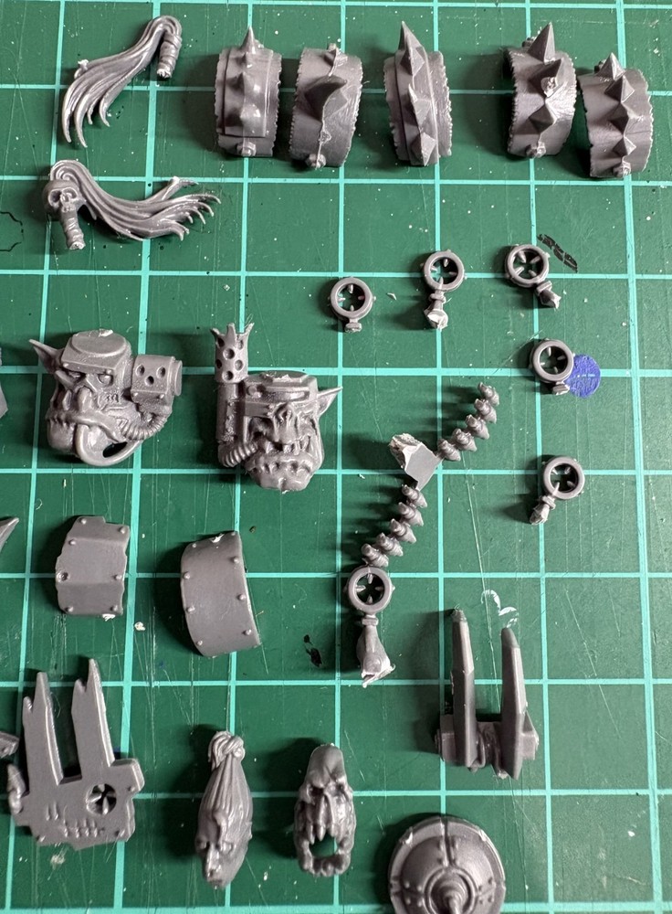 Warhammer 40K Orks Mega Bits Lot| Heads Weapons & Accessories Bundle | Kitbash