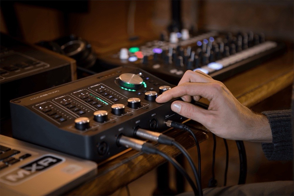 Arturia AudioFuse Desktop USB Audio Interface w/ Phantom Power, MIDI I/O