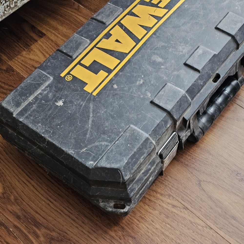 DeWalt DW311 120V Type 2 Variable Speed Reciprocating Saw With Case Tested