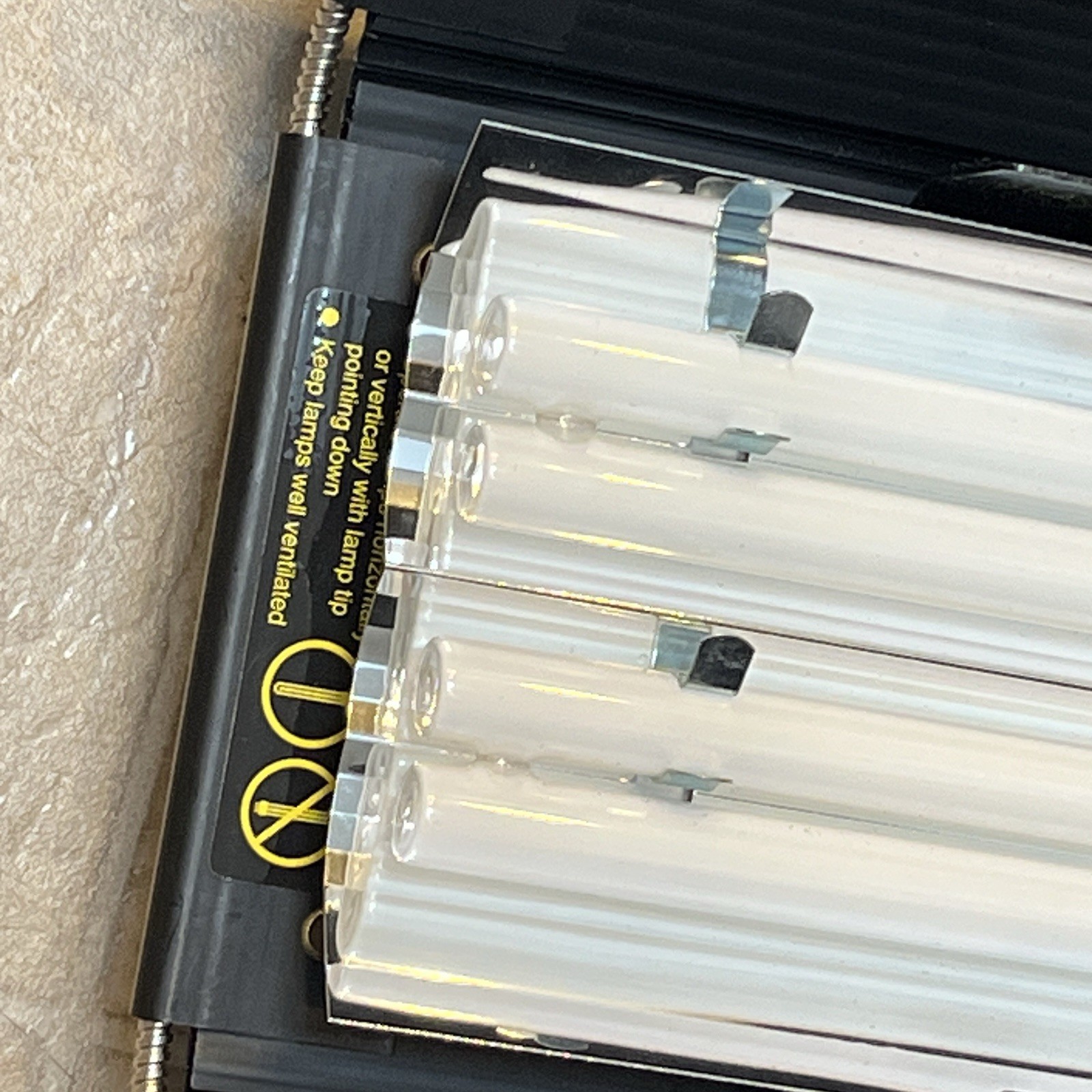 Kino Flo Diva-Lite 201 Fluorescent Light w/ Case, Gel Frame & Bulbs Tested