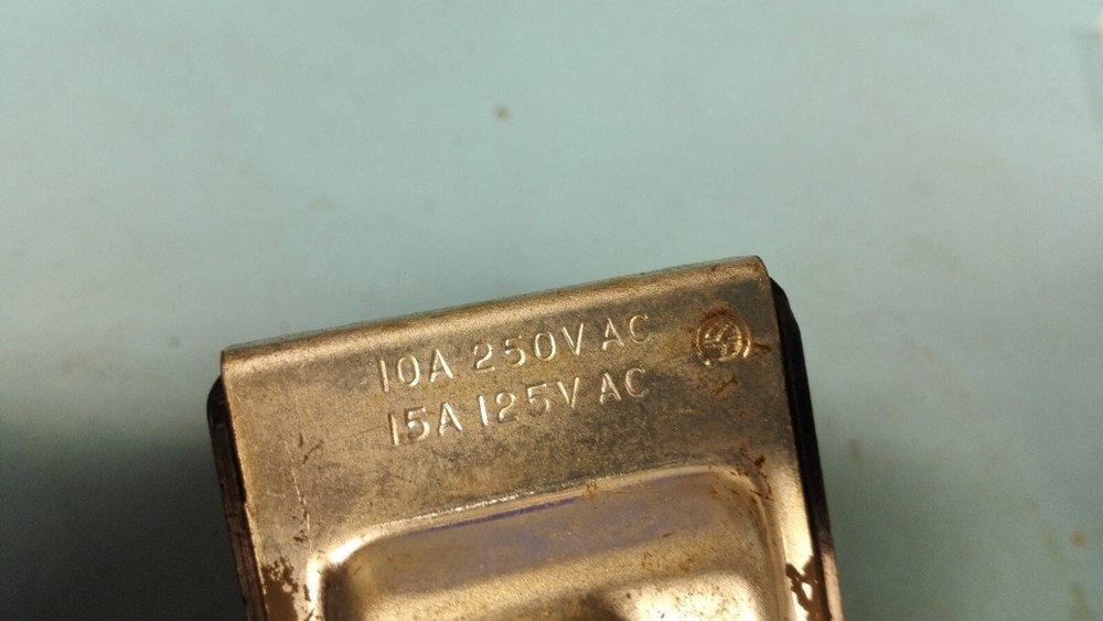7615K2 SWITCH TOGGLE CUTLER & HAMMER N.O.S.