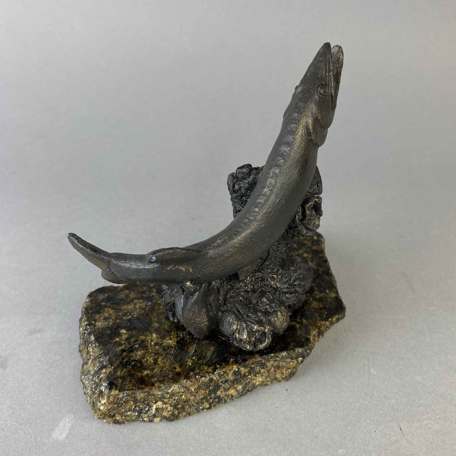 Vintage Metal Bronze Muskie Pike Leaping Jumping Fish Sculpture