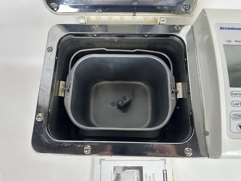 Breadman Ultimate TR2200C Automatic Programmable Bread Machine 2lb Loaf w/Manual