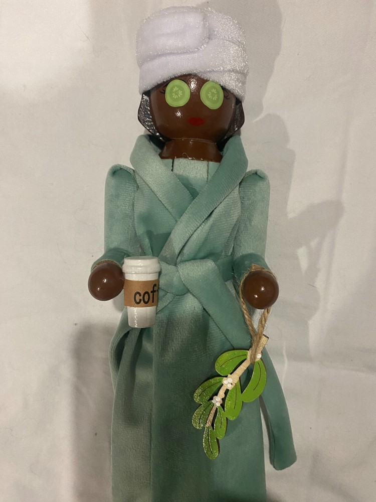 Nutcracker 14" Spa Lady African American