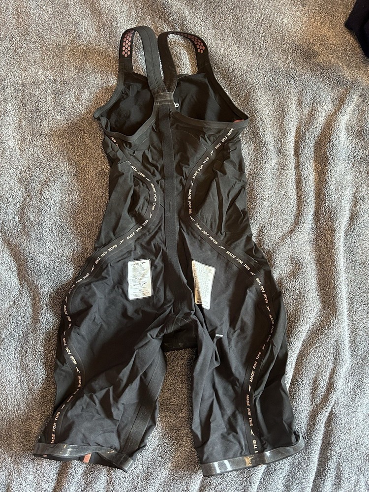 SPEEDO PURE INTENT CLOSED BACK size 22