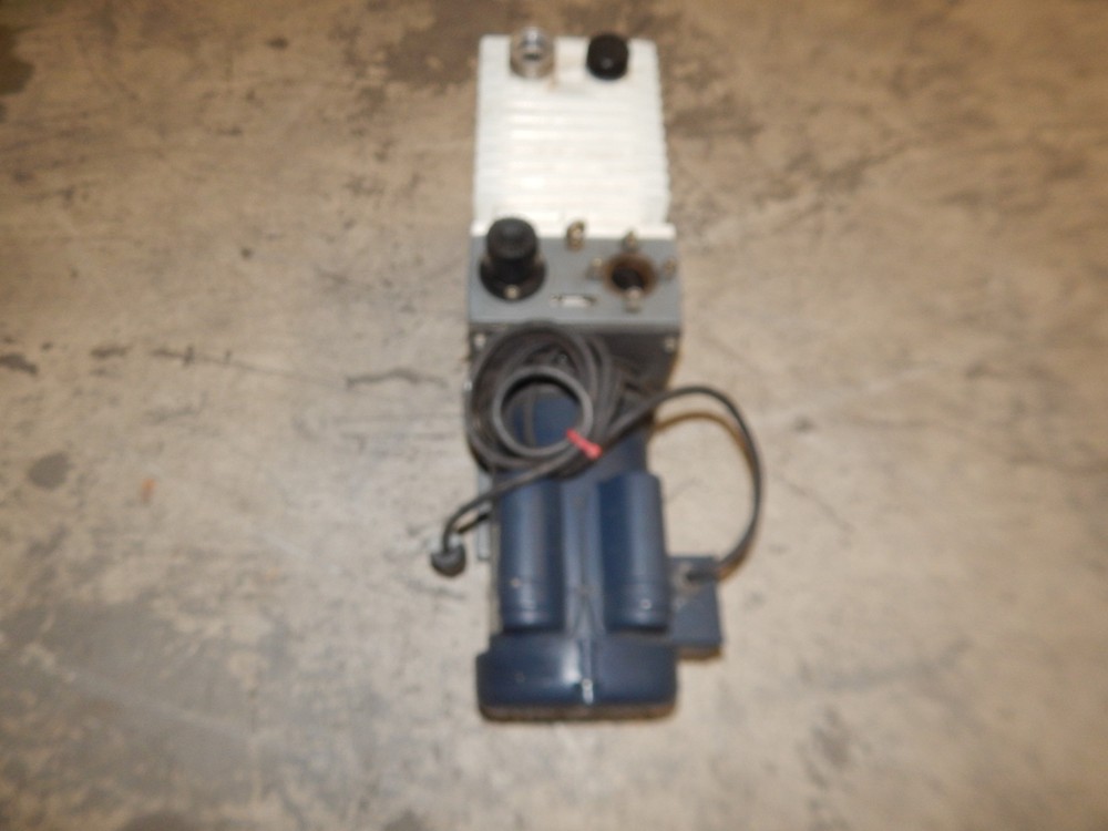 Varian SD-700 Vane Rotary Pump (#4543)
