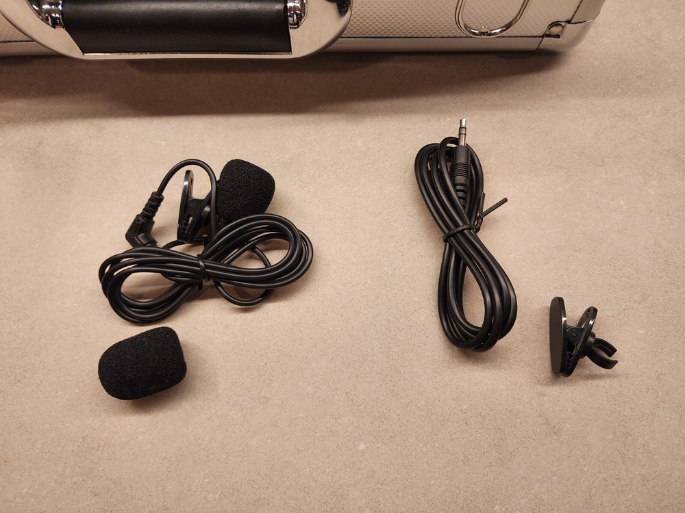 EXMAX EX938 Wireless Microphone System 1 Trasmiter 20 Receivers 20 Earbud + Case