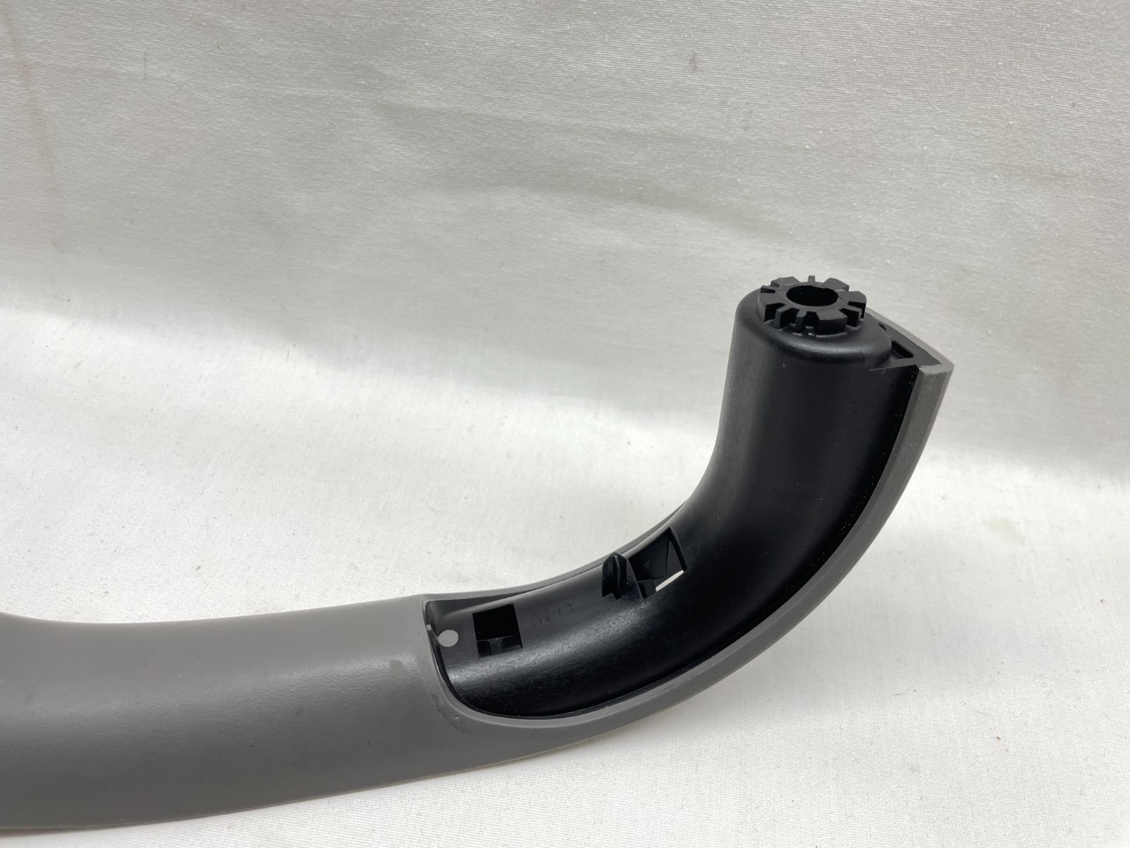 2007 2008 2009 SILVERADO SIERRA FRONT PASSENGER DOOR PANEL PULL GRAB HANDLE GRAY
