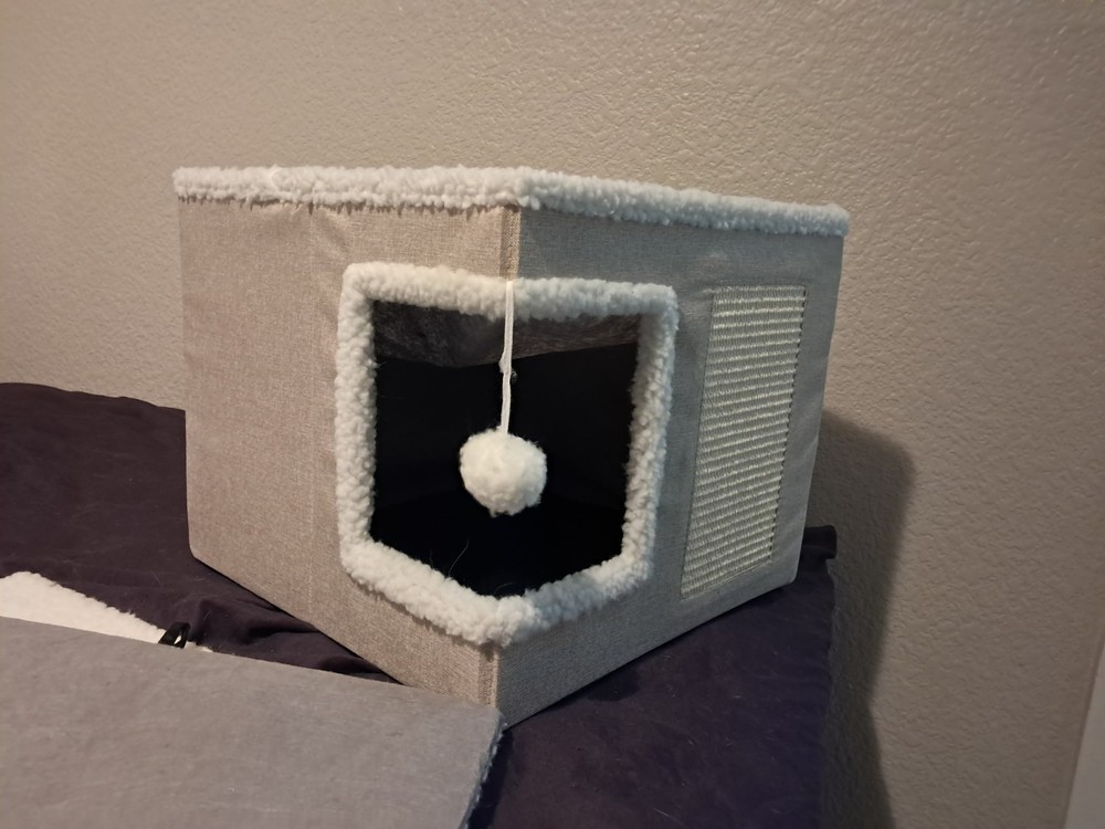 Foldable Cat Bed (unused)