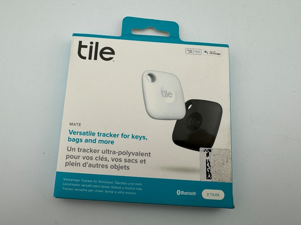 TILE MATE VERSATILE ITEM KEYCHAIN TRACKER [2-PACK] BLACK & WHITE - (NEW SEALED)