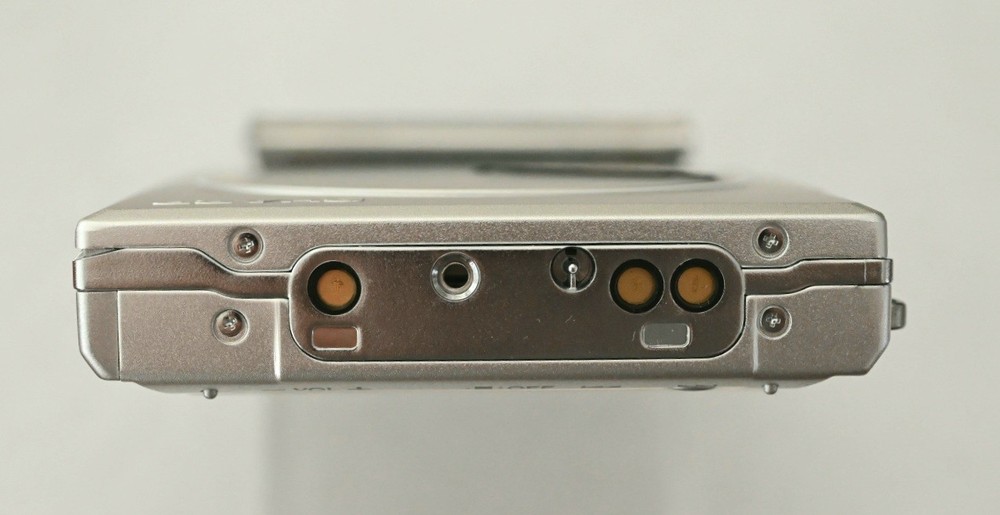 SHARP MD-J521 Portable Minidisc Player NOS