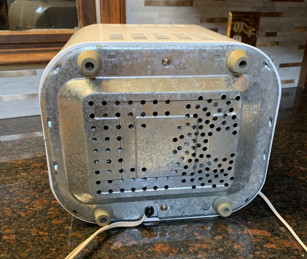 Toastmaster Bread Machine 1148 Bread Maker Horizontal 2 lb Loaf White