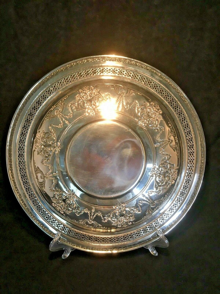 Vintage International Silver Co. 4281 Round Pierced Ornate Serving Tray