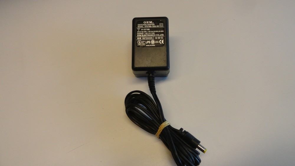 ZZ2:  SYN SYS1089-1305L-W2 Power Adapter Supply