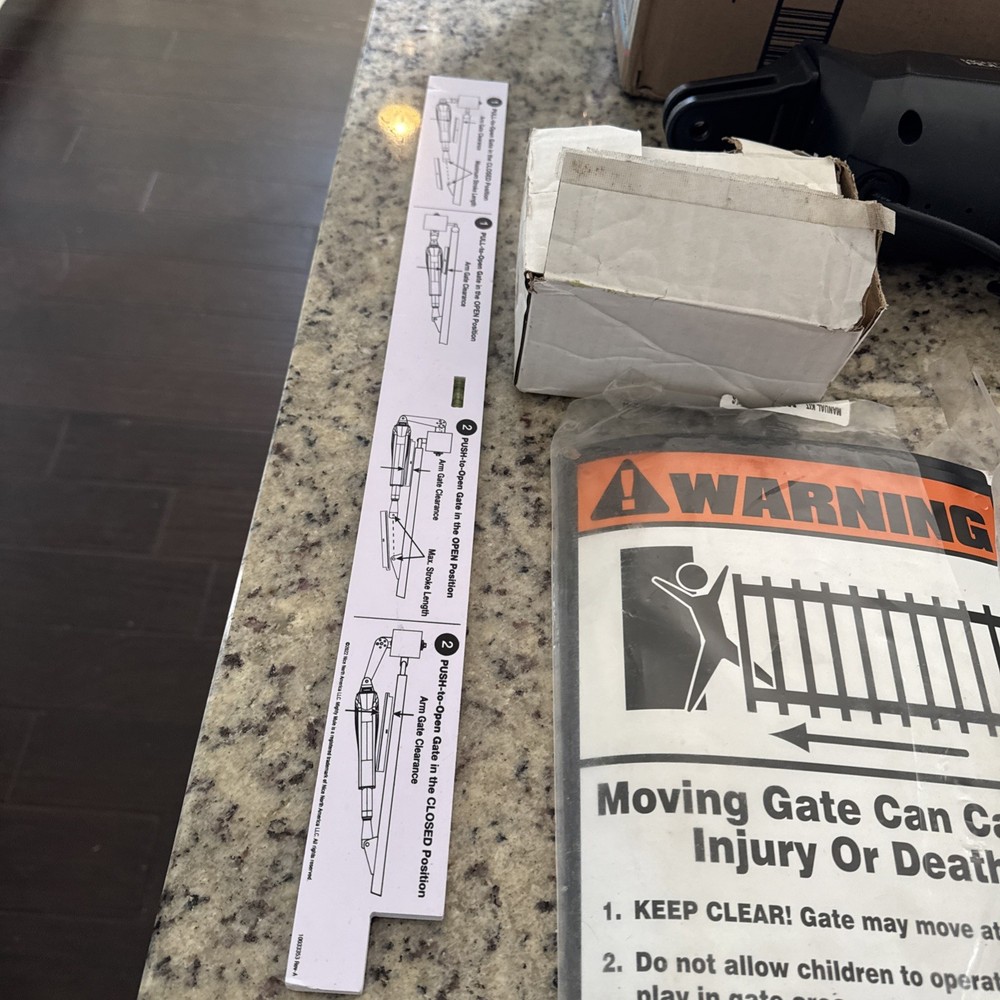 Mighty Mule 271 Automatic Gate Opener Kit with Remote -Barely used