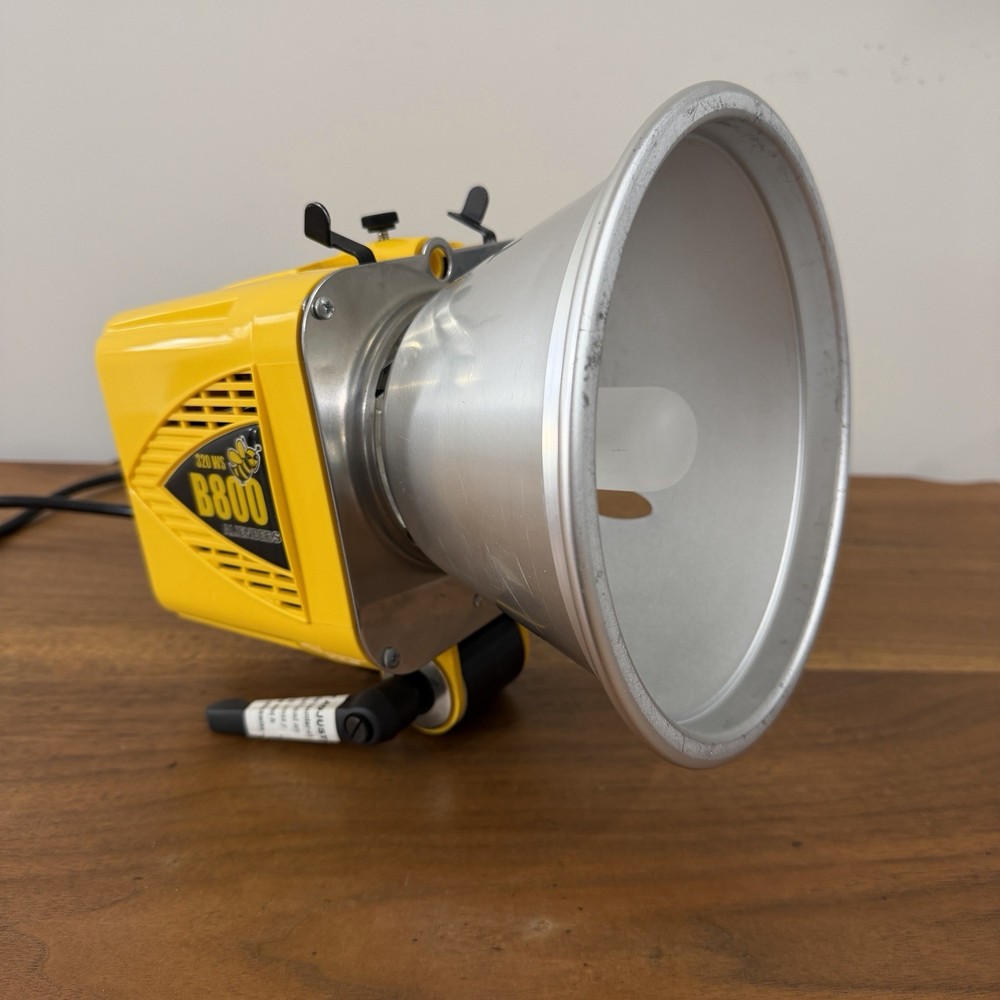 Alien Bees B800 STUDIO Light 320WS Studio Flash MONOLIGHT, Reflector, Carrier