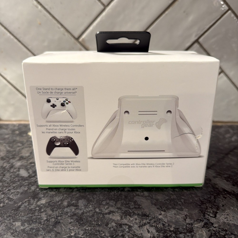 Controller Gear - Universal Xbox Pro Charging Stand - Robot White NEW