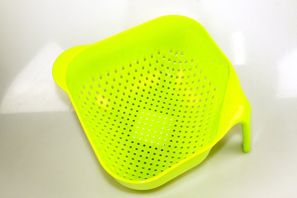 Square Colander With Vertical Handle - Over Sink Colander Sieve GREEN & WHITE