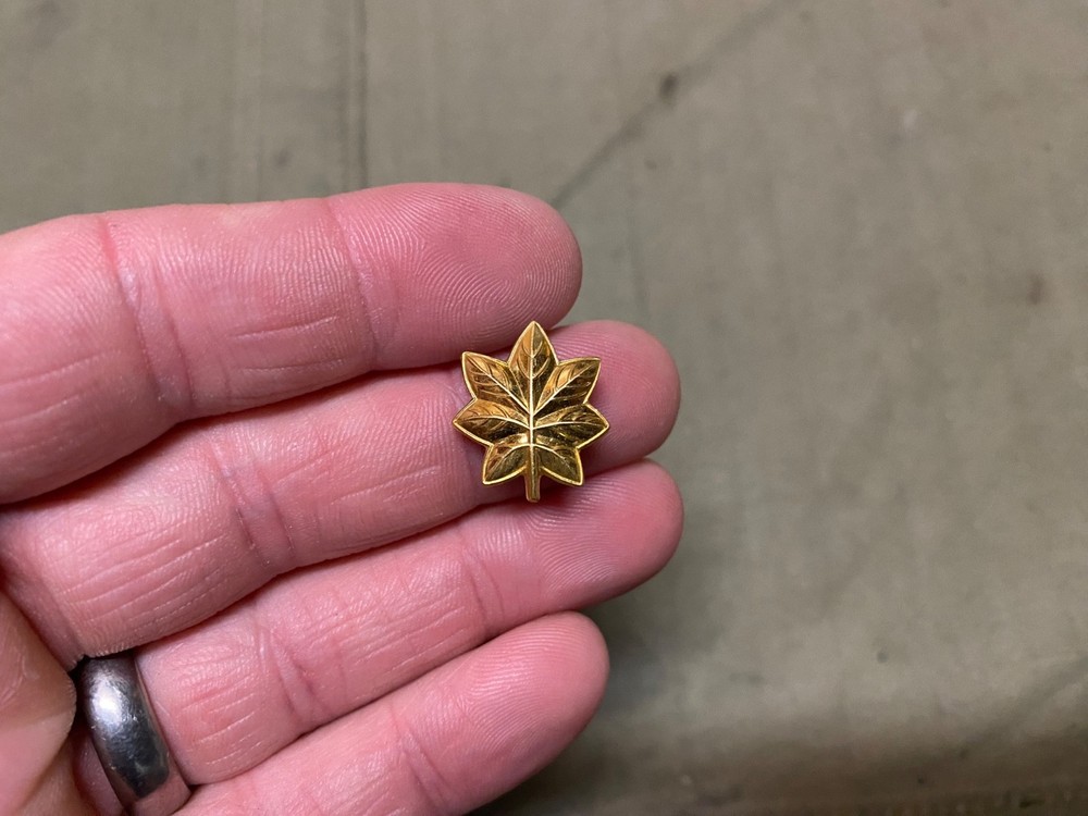 ORIGINAL WWII US NAVY & MARINE SMALL SIZE MAJOR COLLAR AND CAP INSIGNIA