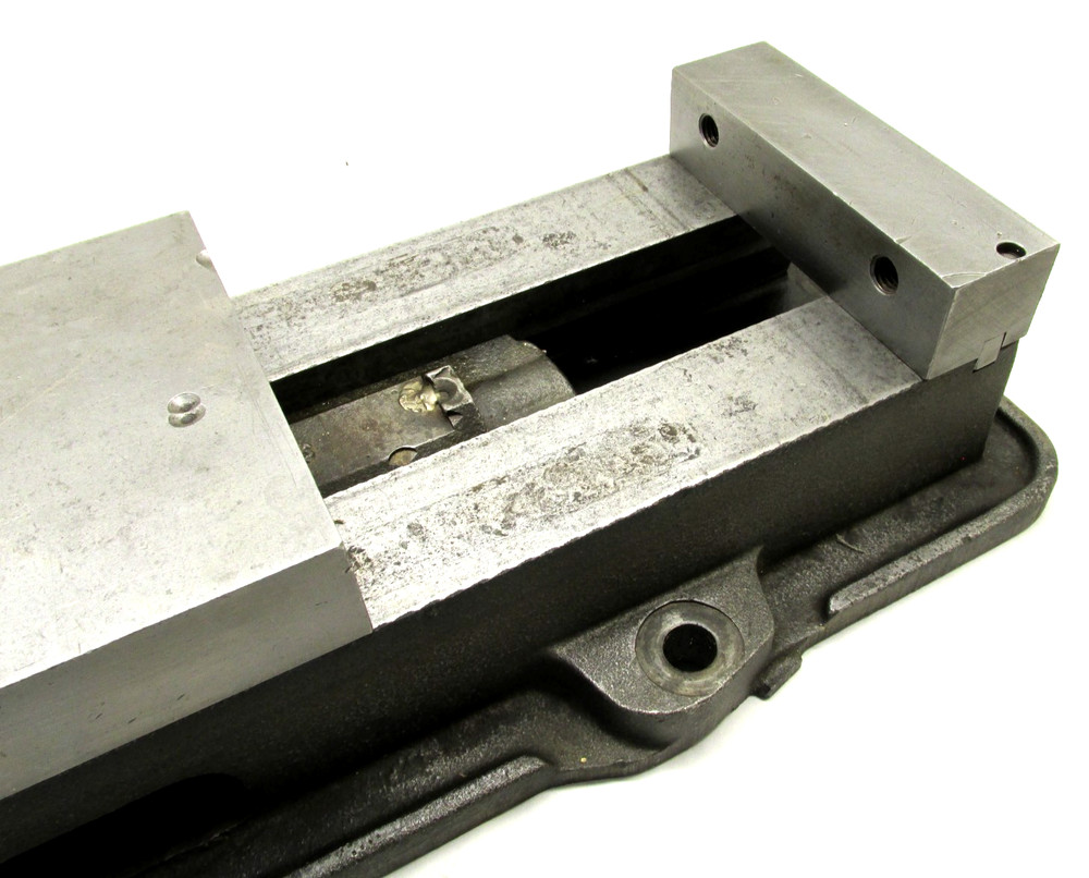 KURT ANGLOCK 6" MILLING MACHINE VISE - #D60