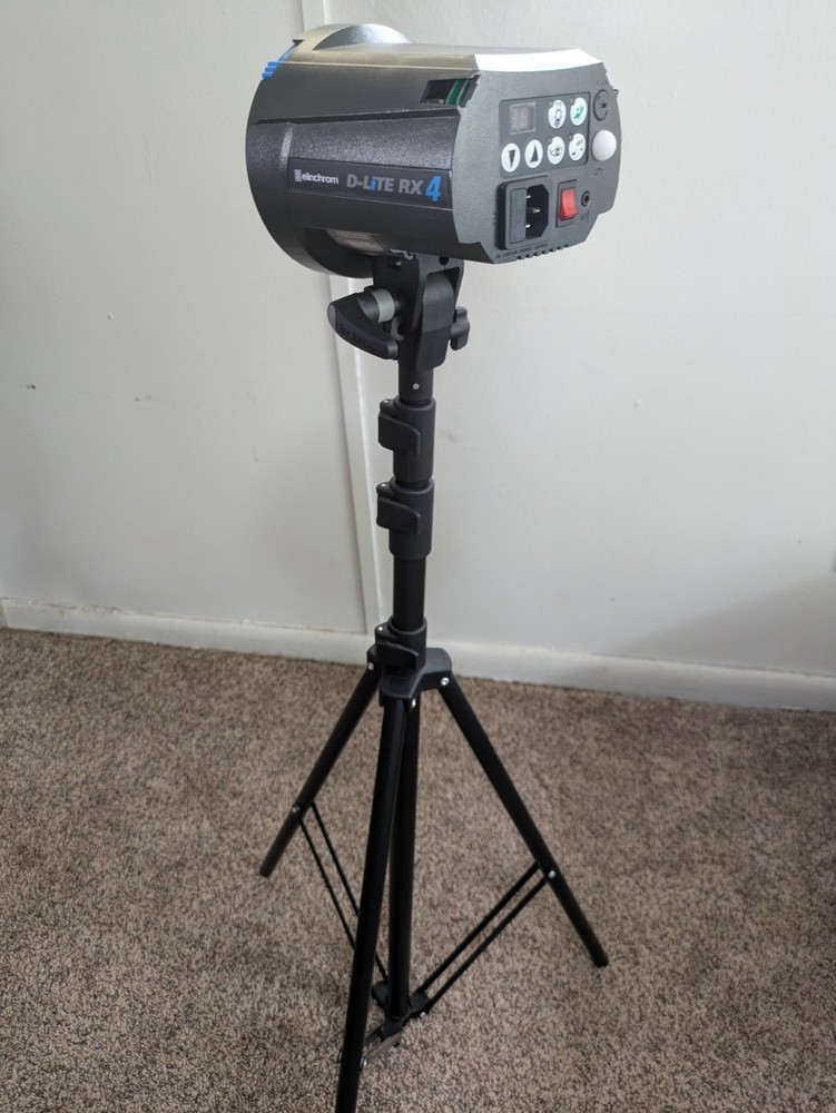 Elinchrom D-Lite RX 4 Studio Flash w/ Portable Softbox