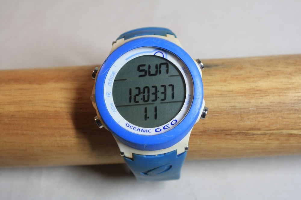 Oceanic GEO Dive Watch & Computer New Battery Untested!