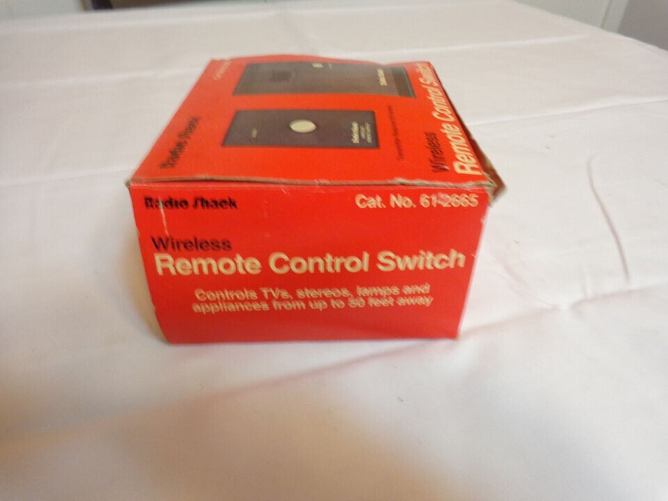Radio Shack Wireless Remote Control Switch NIB 61 2665