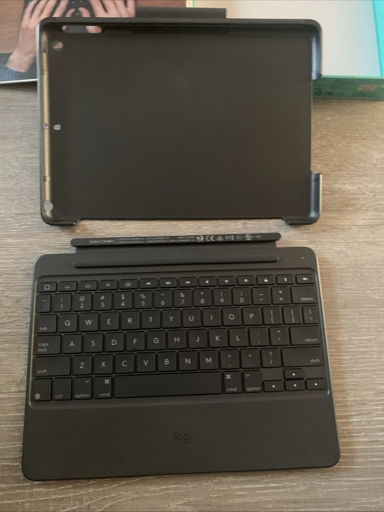 Logitech Slim Combo Case with Backlit Bluetooth Keyboard For iPad 5th & 6th Gen