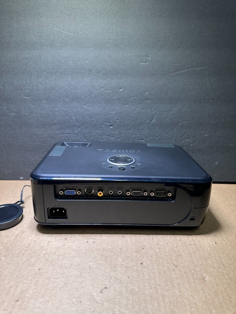 Toshiba Data Projector TDP-XP1 Works Ships Fast!!!