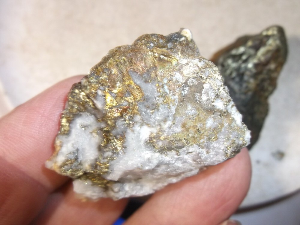 Gold, silver, copper, 78 grams samples ,ore high grade .