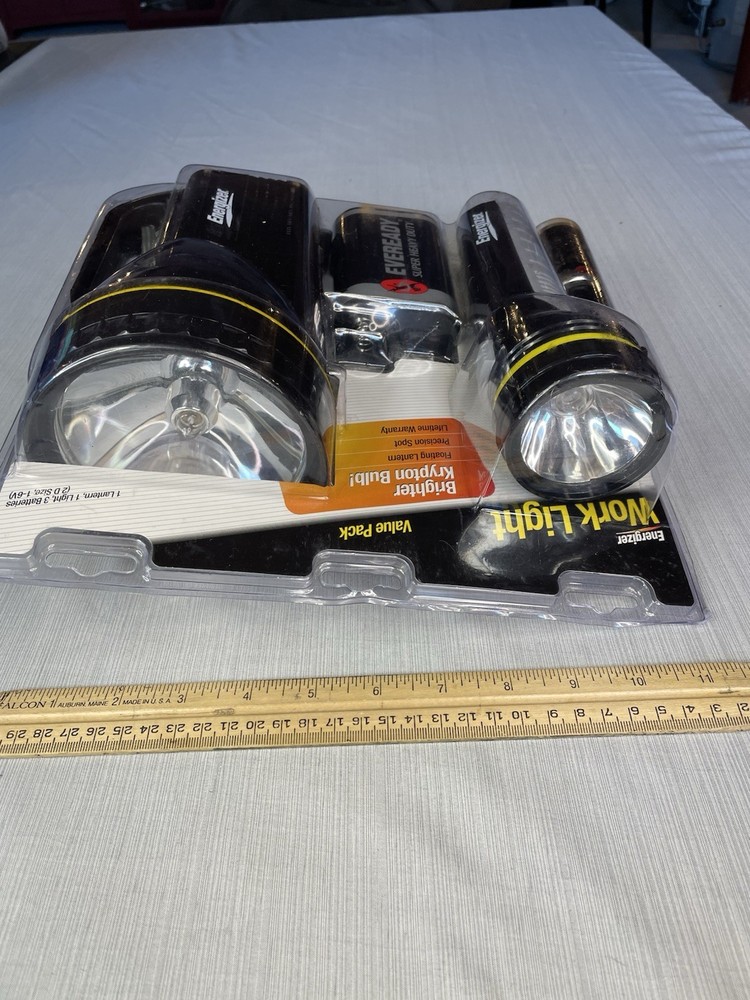 New Energizer 2 Pack 6V & D Battery Work Light/Lantern Combo Krypton Bulb **NEW*